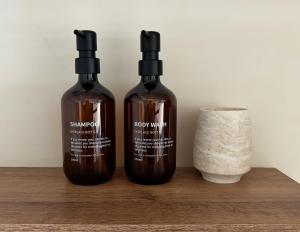 Mejor vista panorámica ubicación céntrica al lado de centros comerciales y los mejores restaurantes tenemos hermosa piscina gimnasio y parqueadero gratis