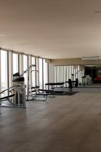 Luxury Apartment Near Akron Pool Gym & Rooftop