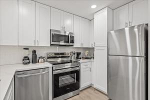 Near Montrose & Midtown Flat WiFi, Parking M5