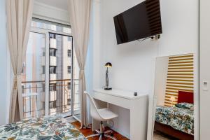 Central Lisbon, 6 bedrooms in big, beautiful apartment