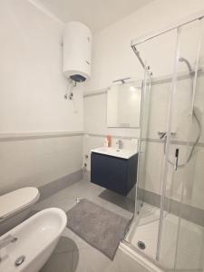 Bright Apartments near Metro Tolstoj - Easy City Centre and Linate Access