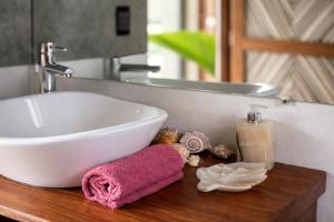 Casa Moorea - Steps to Beach