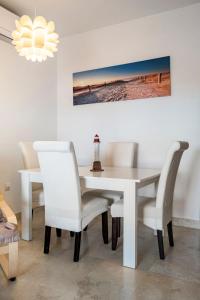 Benalmádena, apartamento con piscina y pista de pádel