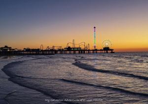 Coastal Home - Hot Tub, Bikes, Walk to Beach, Strand, Cruise - Sleeps 11