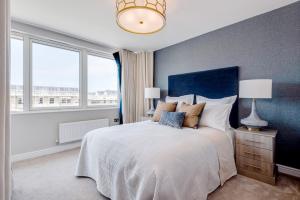 Designer Home with Garden & Parking