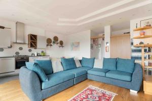 De Angeli M1 - 1BR Bright with Balcony