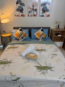 Corner unit at One Palm Tree Villas