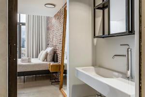 Le Télécabine Loft Premium 175m2 - Lyon Villeurbanne - Terrasse & Parking Privé - 4 Chambres 10 personnes