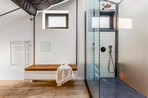 Le Télécabine Loft Premium 175m2 - Lyon Villeurbanne - Terrasse & Parking Privé - 4 Chambres 10 personnes