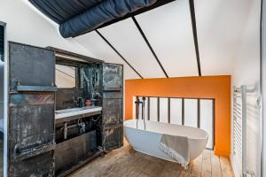 Le Télécabine Loft Premium 175m2 - Lyon Villeurbanne - Terrasse & Parking Privé - 4 Chambres 10 personnes