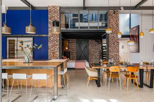 Le Télécabine Loft Premium 175m2 - Lyon Villeurbanne - Terrasse & Parking Privé - 4 Chambres 10 personnes