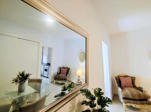 Apart 6 Aristides & Bares