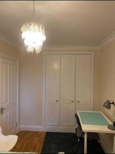 Large Double room in West Kensington-Fulham