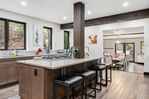 Vail Valley Escape - Hot Tub Game Room Views