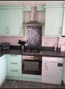 Large Double room in West Kensington-Fulham
