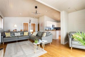 Keer Lodge a lakeshore haven Pine Lake Resort