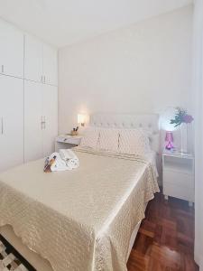 Copacabana Beachfront Cozy and Premium Room