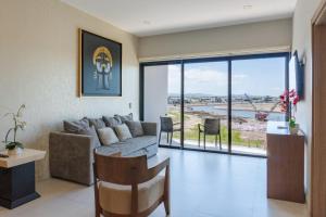 Luxury apartment with pool spectacular views