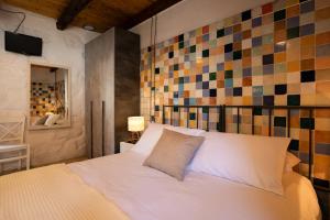 Domos de Luras, surrounded by granite img7