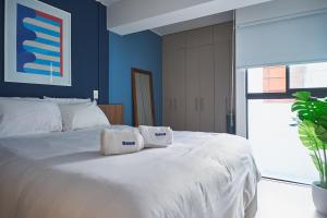 Stylish Inclán 343 Apartment by Geko