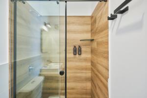 Stylish Inclán 343 Apartment by Geko