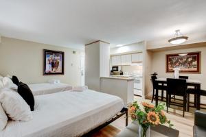 Stay Together Suites - Penthouse On The Strip Sleeps 12 - NO RESORT FEE