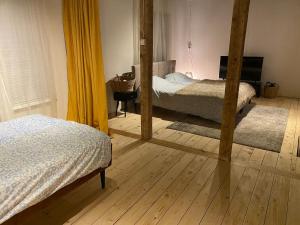 Karula Stay - 2 Bedroom City House and Caravan