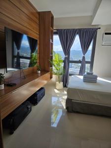 Alexandrite Studio S2512 Floor JTower Residences near SM JMall WiFi and Pool