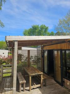 Mobil-Home tout confort climatisé 6p Camping Mayotte Vacances accès direct Lac de Biscarosse