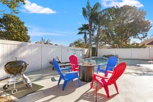 Family Home with Private Pool, Game Room, Fire Pit