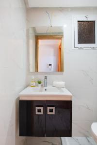 Historic Hassan District, 2 Bedrooms, Terrace
