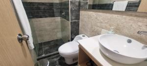 Cold AC-King Bed-Fast Wi-Fi-Medellin Paradise