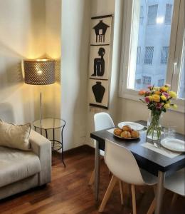 Chic Flat Milano Center with WiFi, AC, Metro M5
