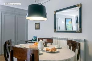 Terraza, wifi, a 10 minutos del centro en bus