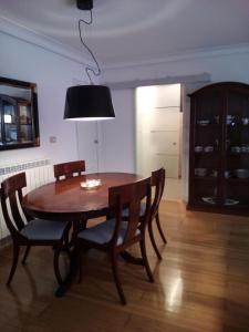 Terraza, wifi, a 10 minutos del centro en bus