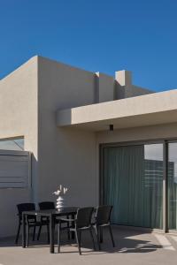 Nisis Suites - Serene Luxury with Sea View