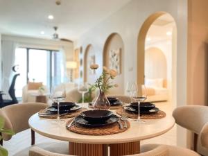 BTS Thong Lo l Large 60 sqm l Pool and Gym l Sontana