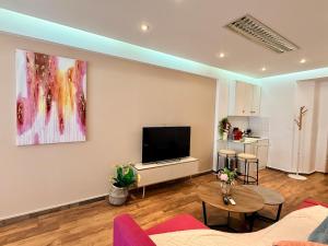 Syntagma Square Elegant City Studio