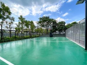 Near BTS l Central Sukhumvit l Pool and Steam