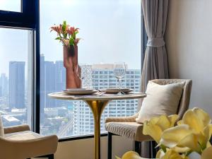 Duplex near BTS l Rooftop Pool l Skyline l Sontana