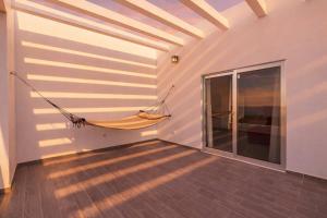 Big house with pool and sea view