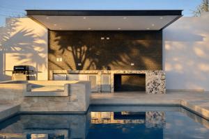 Big house with pool and sea view