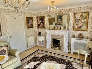 Themed Cosy Home by Cannock Chase Forest
