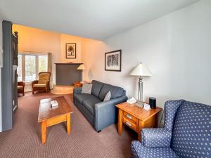 Fairway to Ski View Retreat