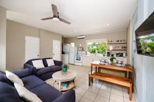 Sunny 2BR Condo Walk to Beach