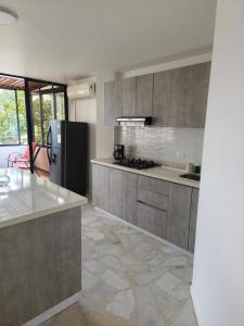 Hermoso Apartamento - Cerca Clinica Imbanaco