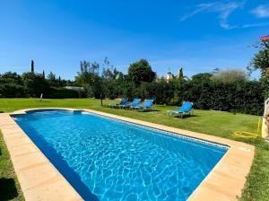 Casa con Piscina Privada Urbanizacion Roche Viejo