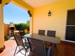 Casa con Piscina Privada Urbanizacion Roche Viejo