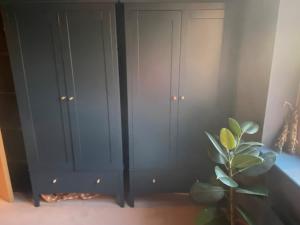 Top floor flat with balcony in trendy East London