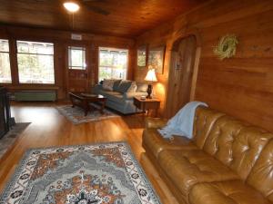 Cranberry Cottage on Torch Lake